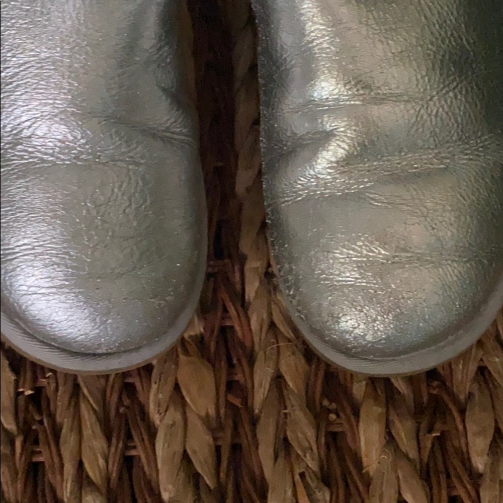 Bailey Button Classic Short Silver Uggs - image 6